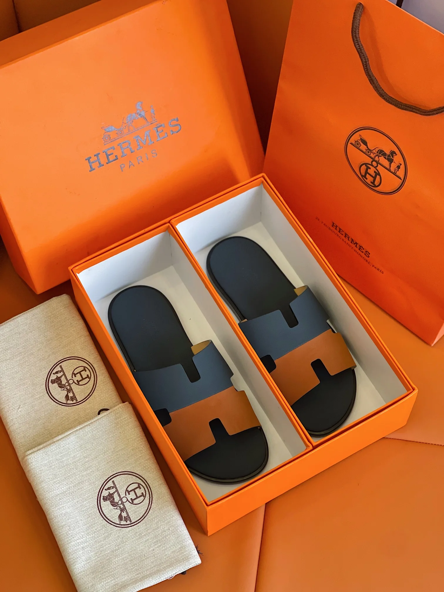 Hermes Izmir Sandals Dark Blue/ Brown - Image 7