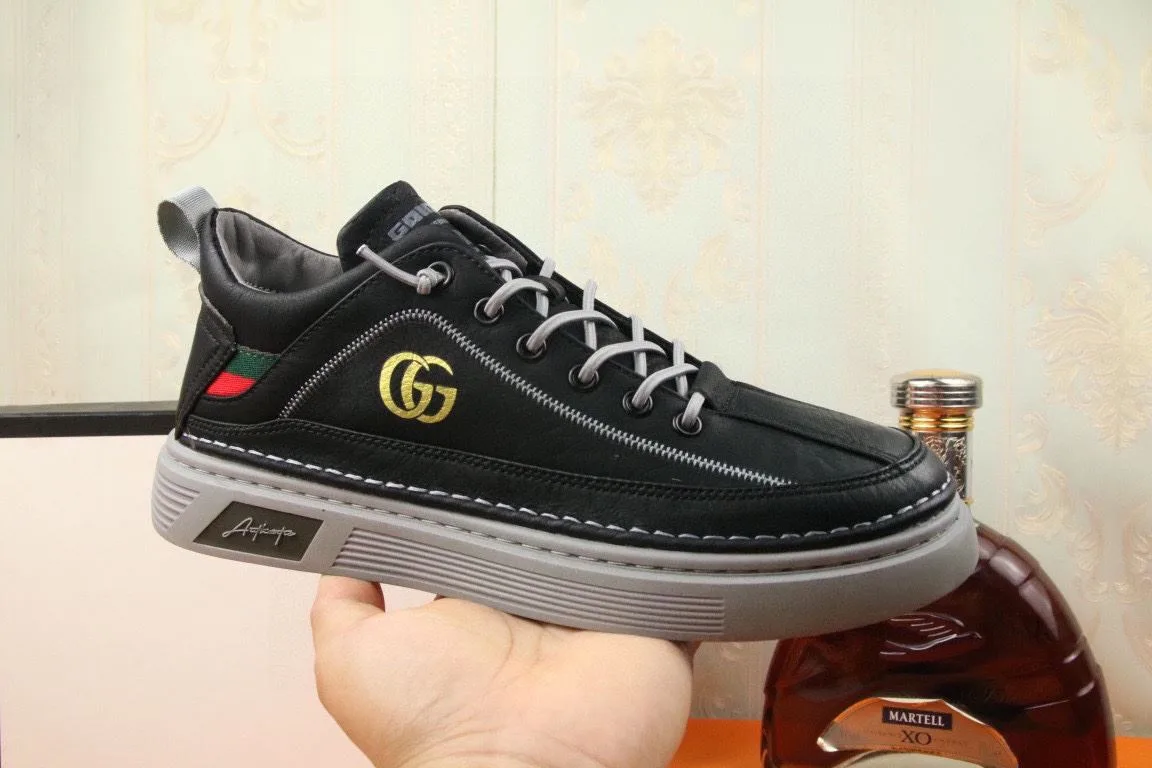 Gucci Men’s Sneakers With Logo GG Gold Web Black - Image 9