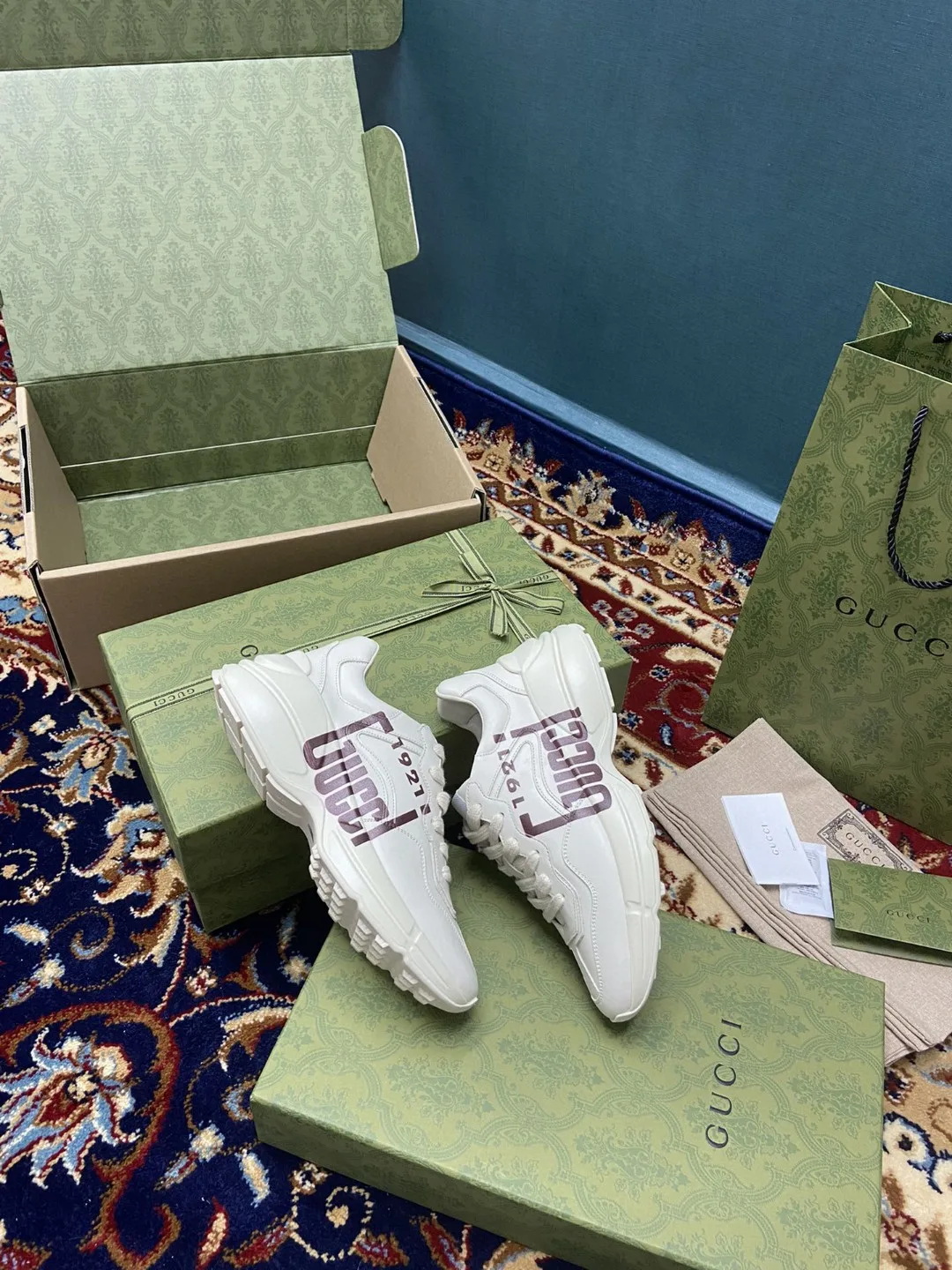 Gucci Men’s Rhyton Sneakers With Logo 1921 Gucci White Ivory - Image 9