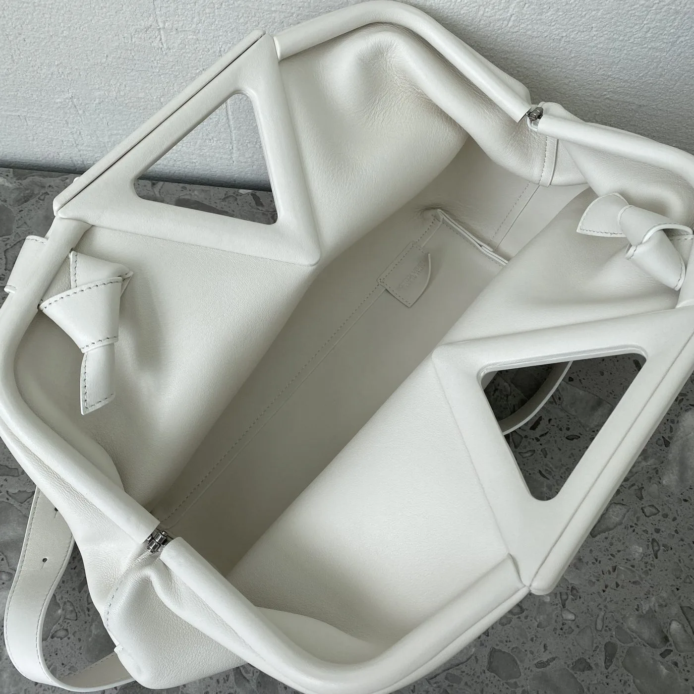 Bottega Veneta Point Chalk - Image 3