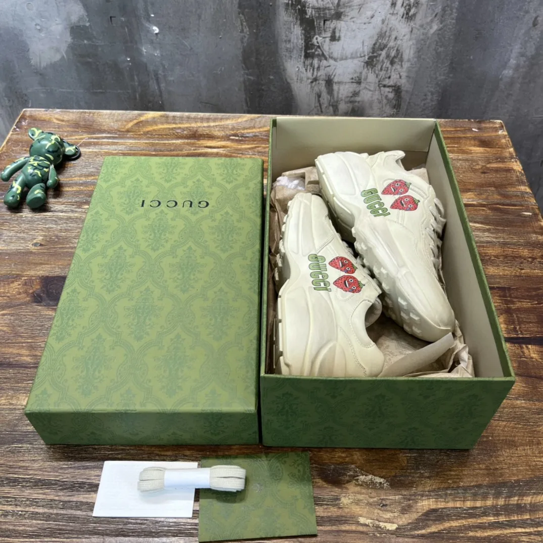 Gucci Men’s Rhyton Sneaker With Strawberry Print Ivory White - Image 5