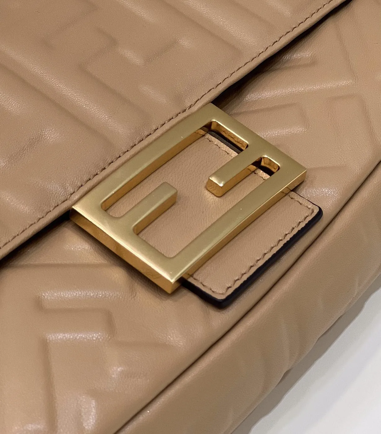 Fendi Baguette Brown - Image 4