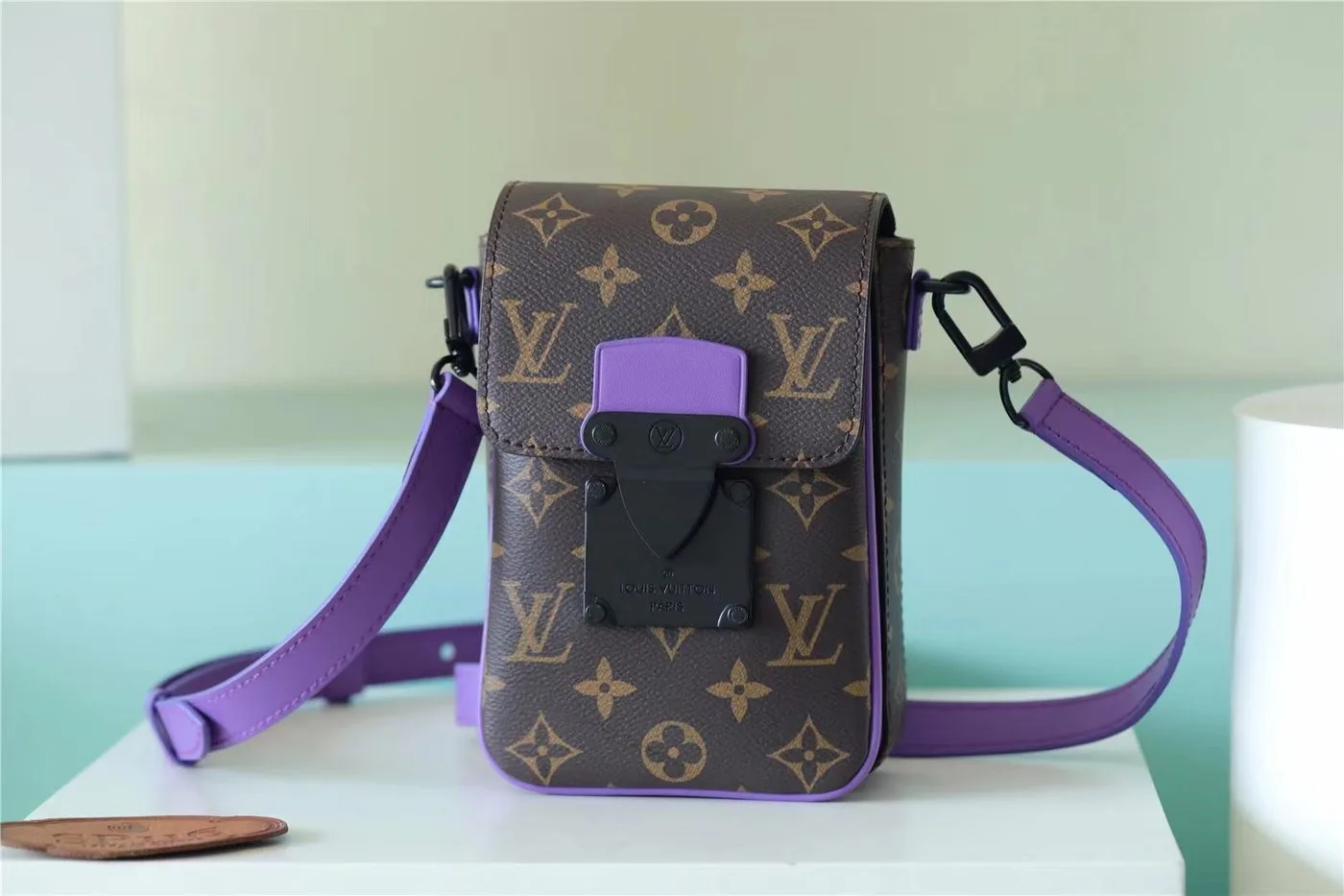 Louis Vuitton S-Lock