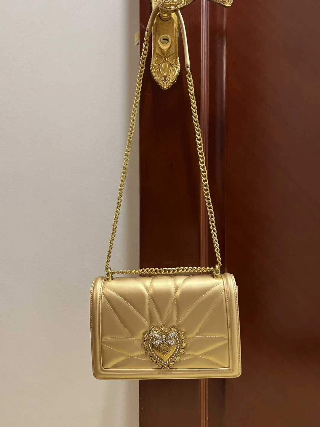 Alternative view of Dolce & Gabbana Medium Devotion Shoulder Bag In Quilted Nappa Pink / DG