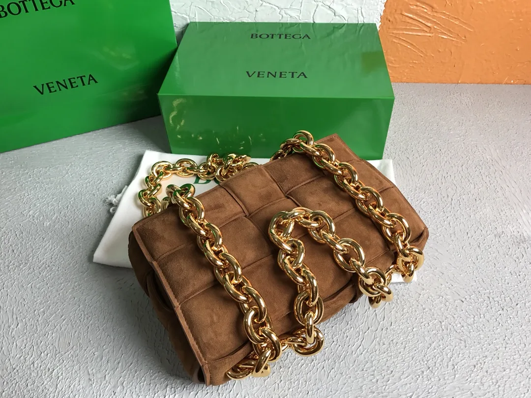 Bottega Veneta Chain Cassette Acorn - Image 3