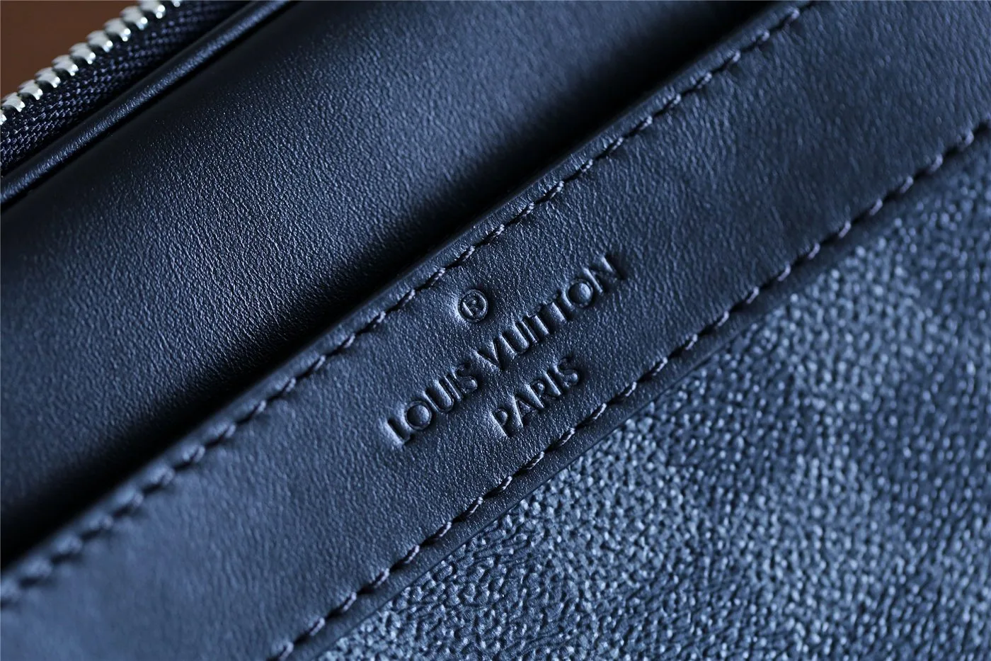 Louis Vuitton Trocadero Messenger NM PM Damier Graphite - Image 4