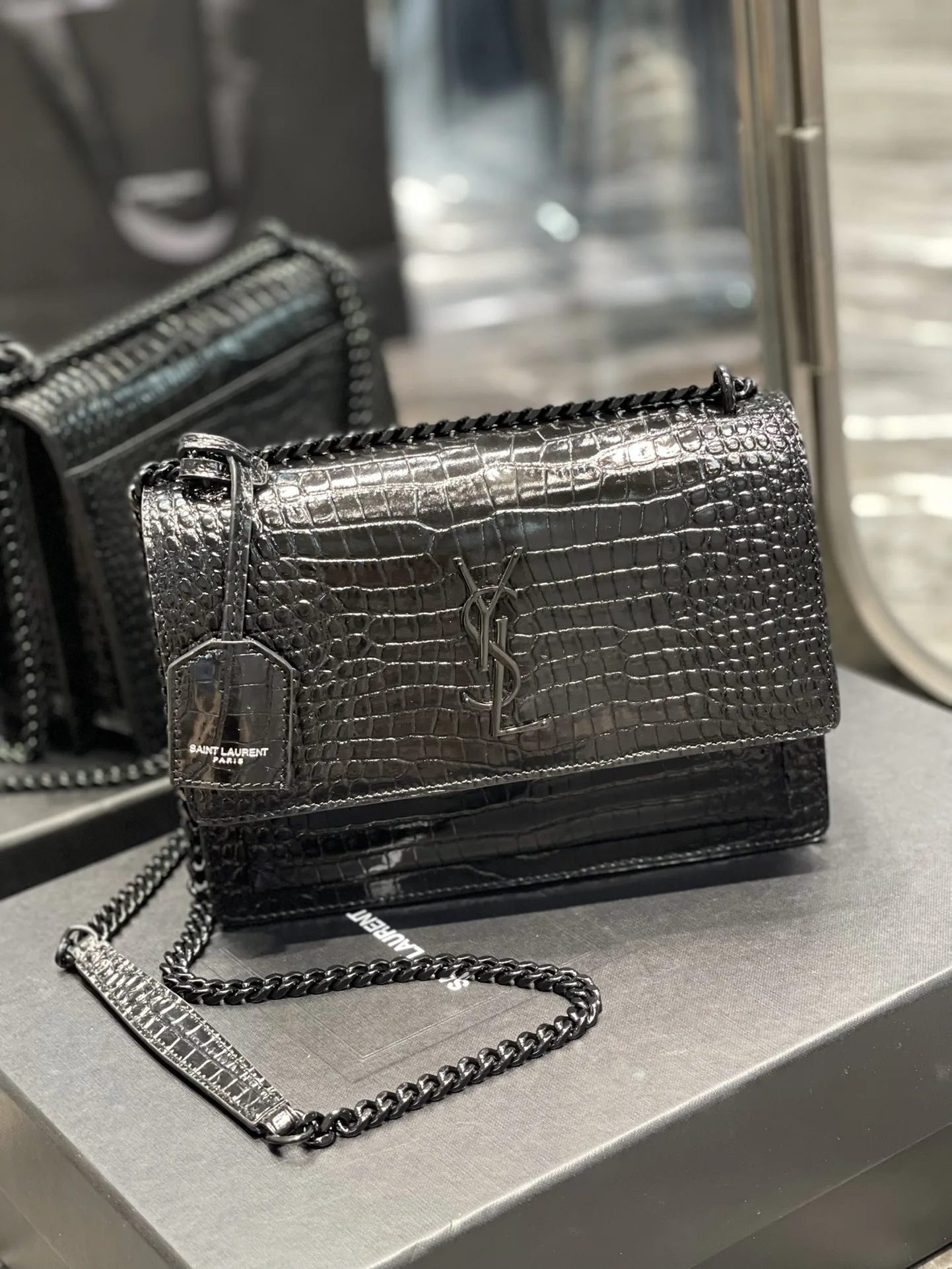 Saint Laurent Sunset Medium Chain Bag Black / YSL