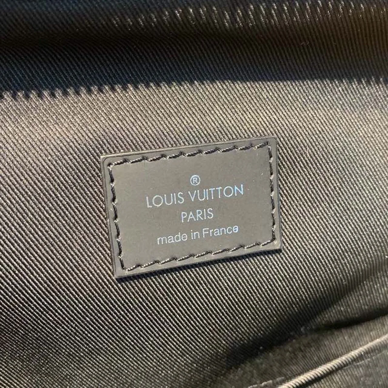 Louis Vuitton Avenue Sling Bag Damier Graphite Canvas Spring/Summer Collection , Black - Image 7