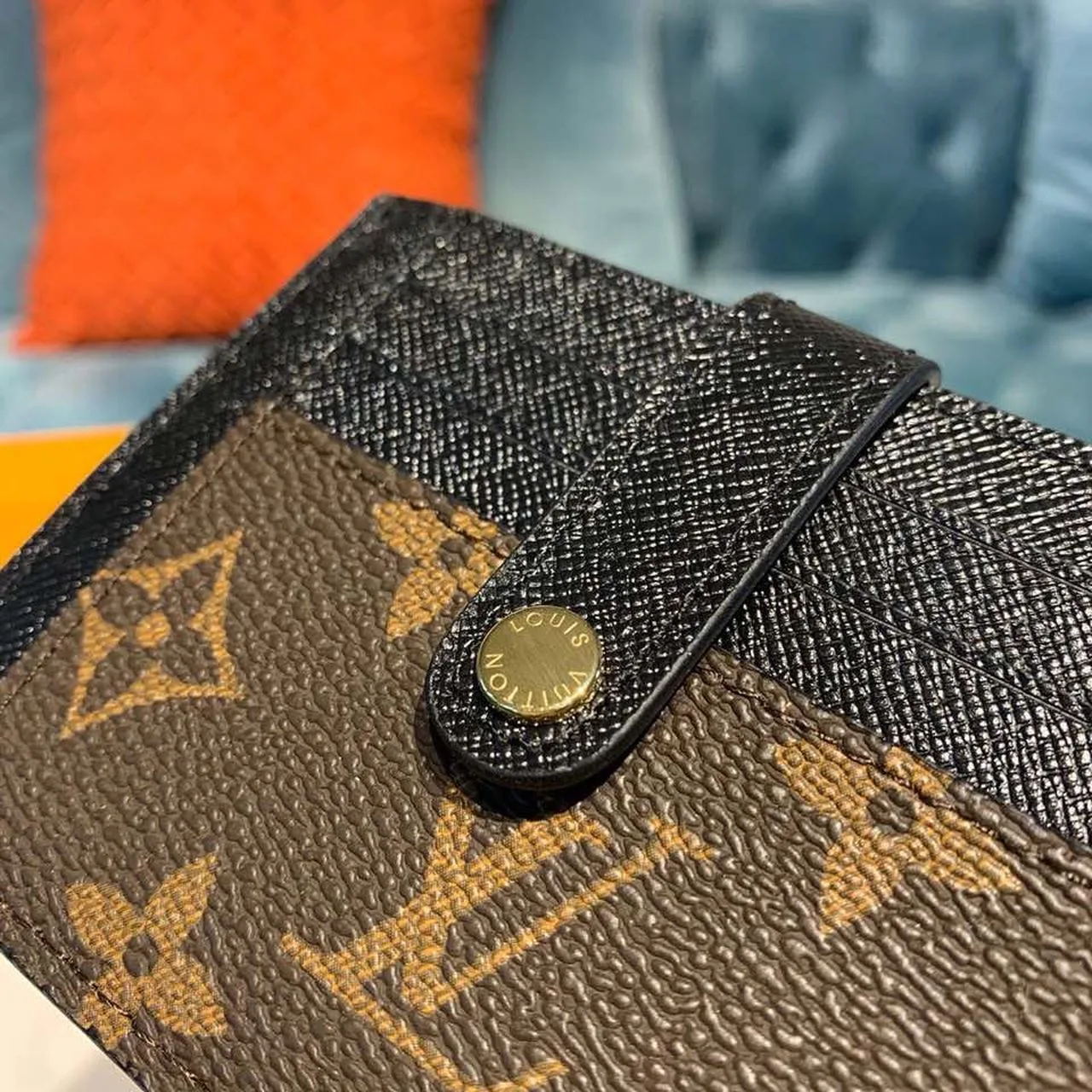 Louis Vuitton Wallet - Image 6