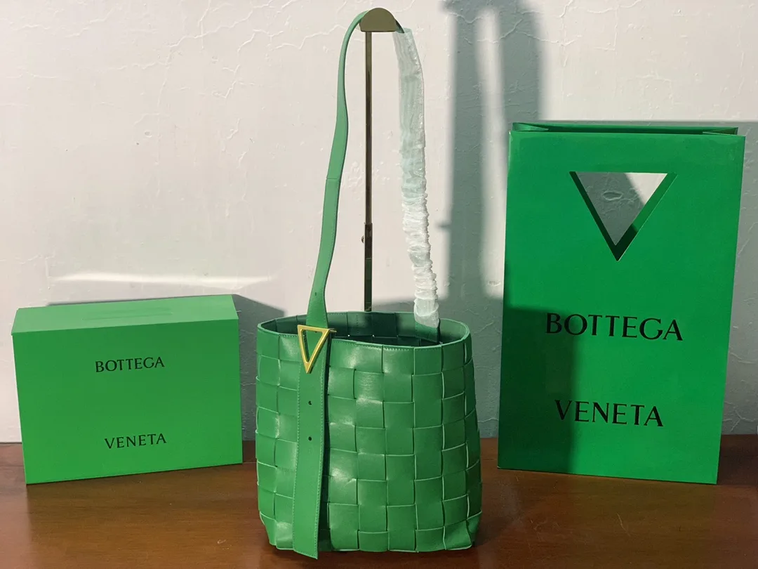 Bottega Veneta Shoulder