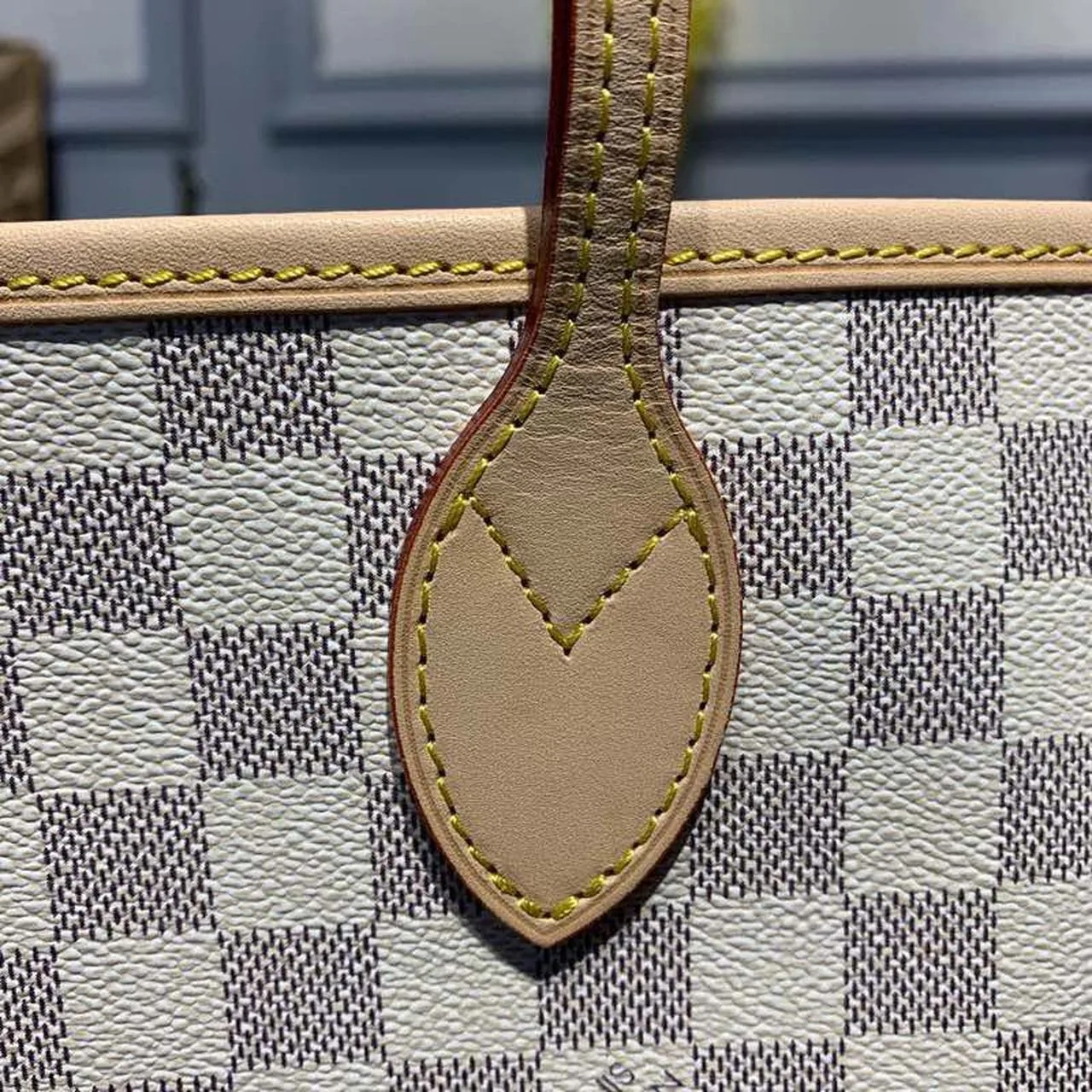 Louis Vuitton Neverfull GM Tote Bag / Rose Ballerine Pink Damier Azur Gold Hardware - Image 8