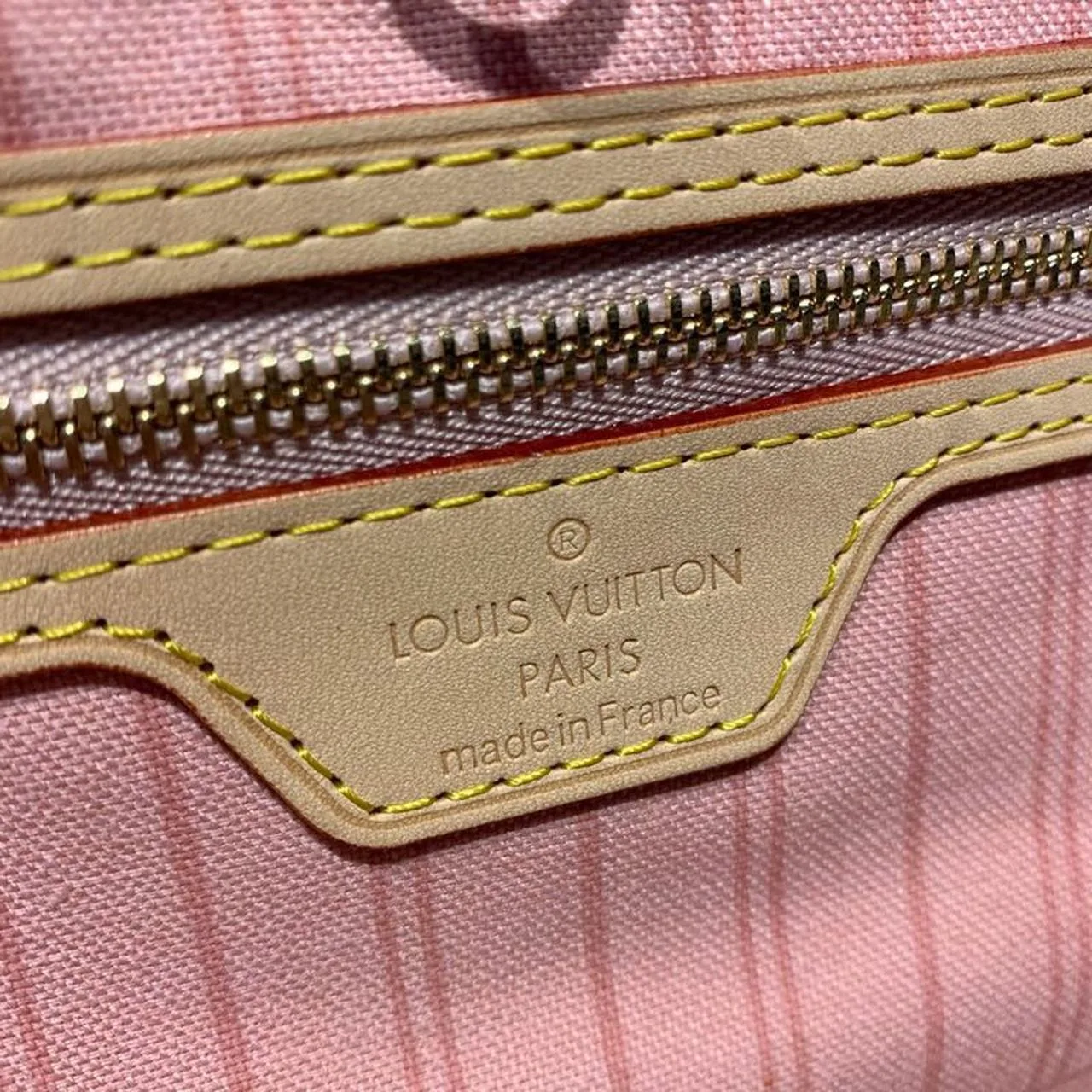 Louis Vuitton Neverfull GM Tote Bag / Rose Ballerine Pink Damier Azur Gold Hardware - Image 11