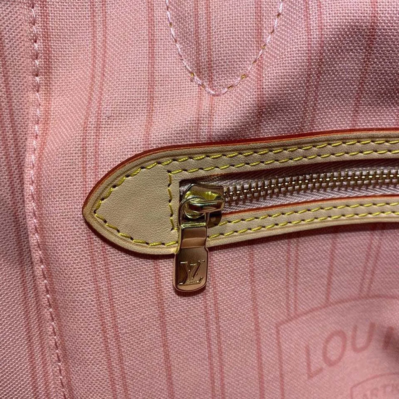 Louis Vuitton Neverfull MM Tote Bag / Rose Ballerine Pink Damier Azur Canvas - Image 11