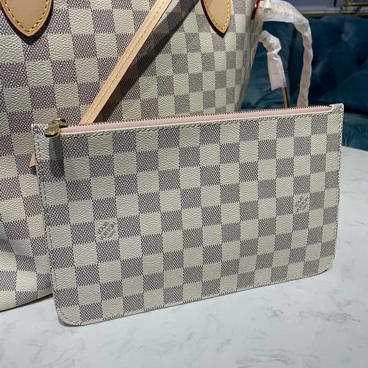 Louis Vuitton Neverfull MM Tote Bag / Rose Ballerine Pink Damier Azur Canvas - Image 9