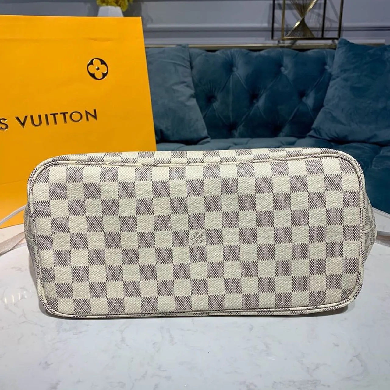 Louis Vuitton Neverfull MM Tote Bag / Beige Damier Azur Canvas Gold Hardware - Image 6