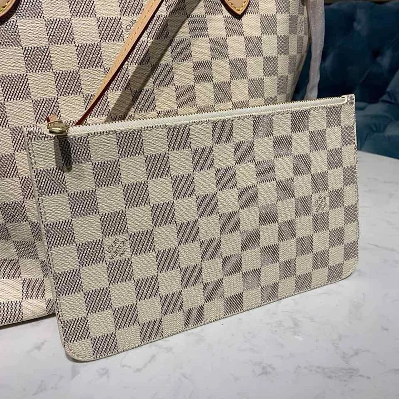 Louis Vuitton Neverfull MM Tote Bag / Beige Damier Azur Canvas Gold Hardware - Image 7