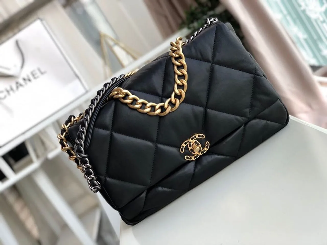 Chanel 19 Maxi Handbag Black - Image 5