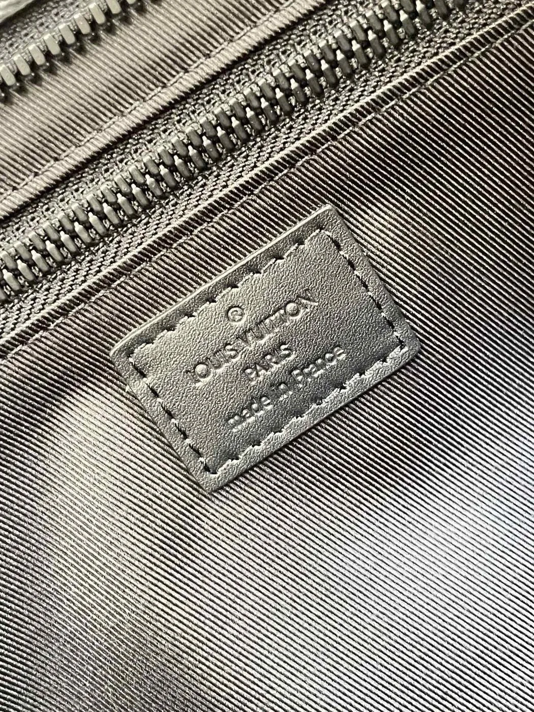 Louis Vuitton Sac Plat Horizontal Zippe Monogram Eclipse - Image 5