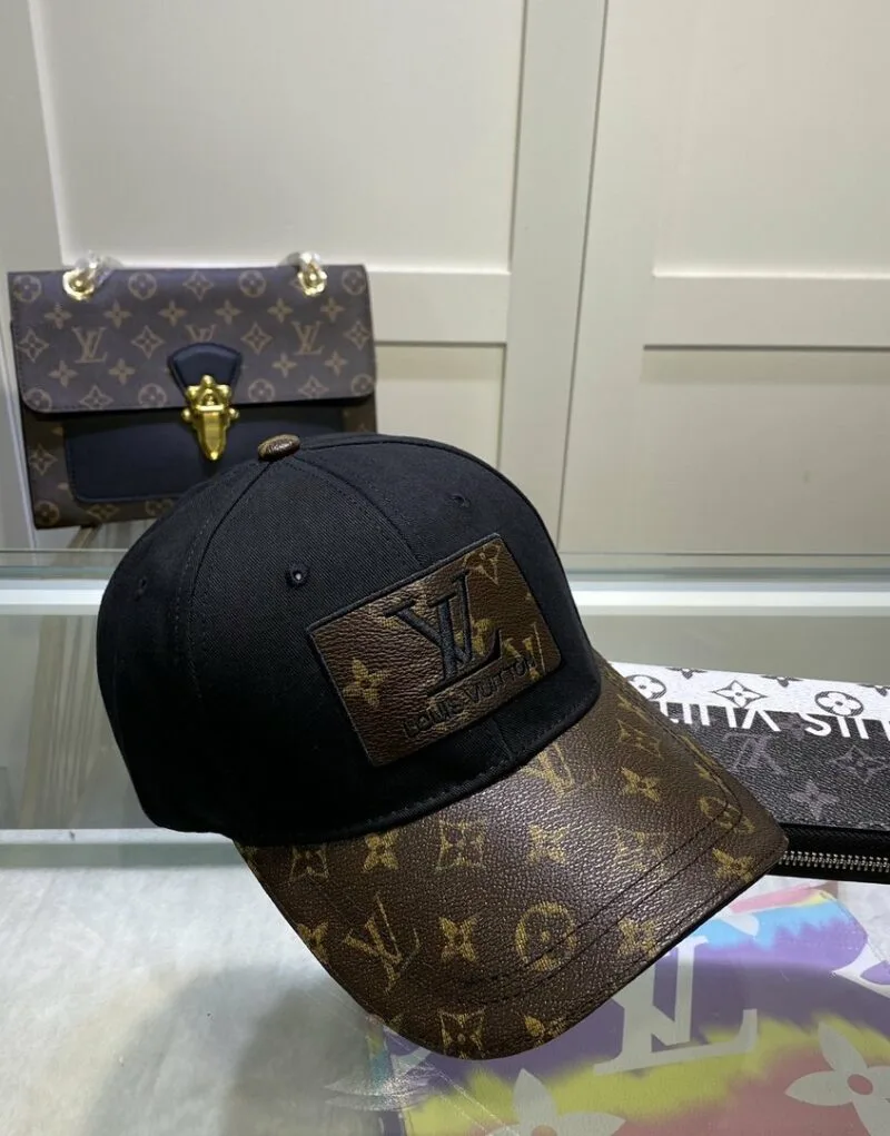 Louis Vuitton Black Cap - Image 4