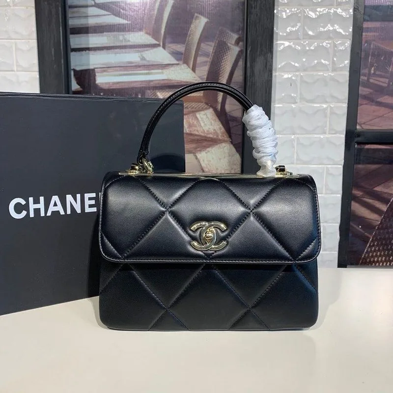 Alternative view of Chanel CC Shoulder Bag / Black Gold Hardware