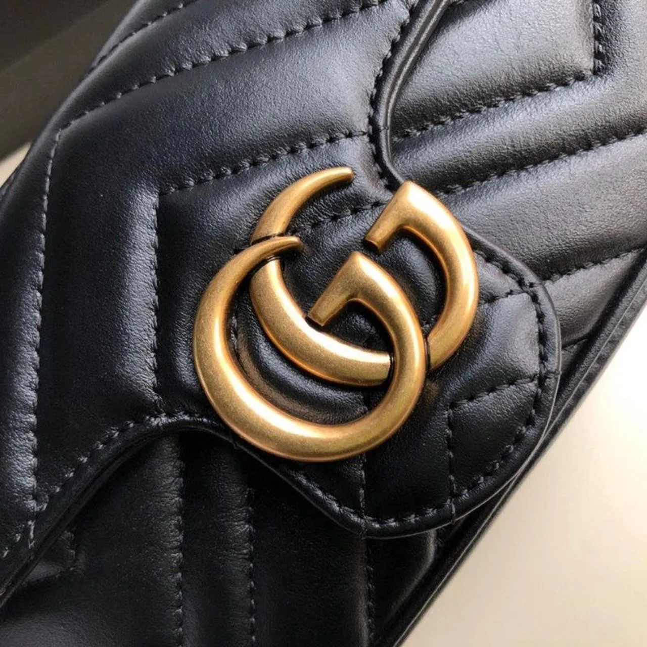 Gucci Marmont Matelassé Super Mini Bag Dusty Black Chevron / - Image 8