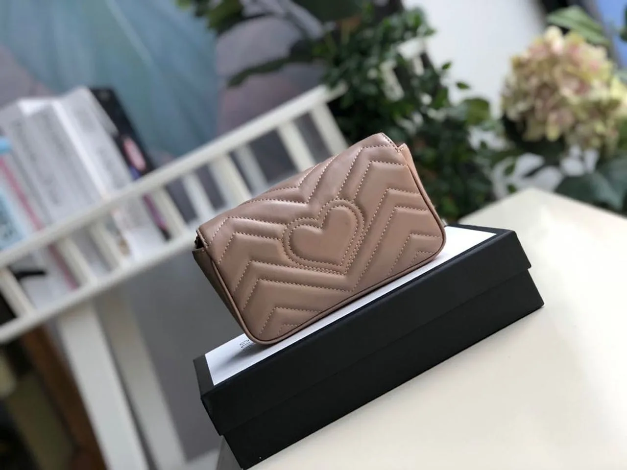 Gucci Marmont Matelassé Super Mini Bag Beige Matelassé Chevron / - Image 3