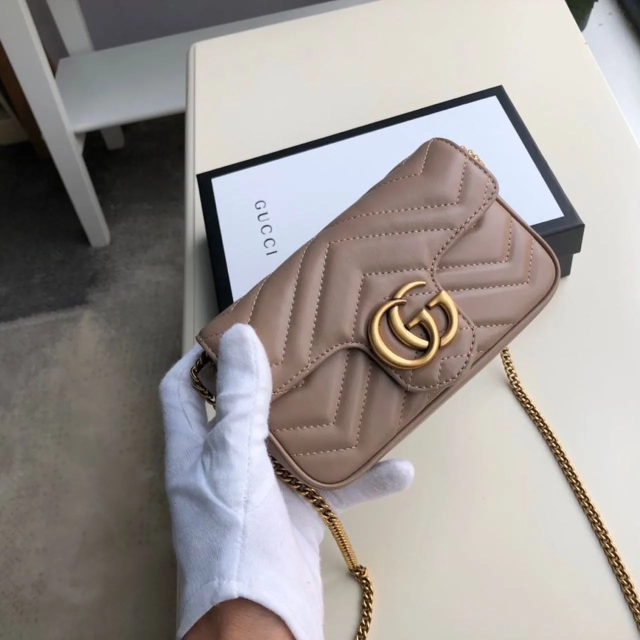 Gucci Marmont Matelassé Super Mini Bag Beige Matelassé Chevron / - Image 5