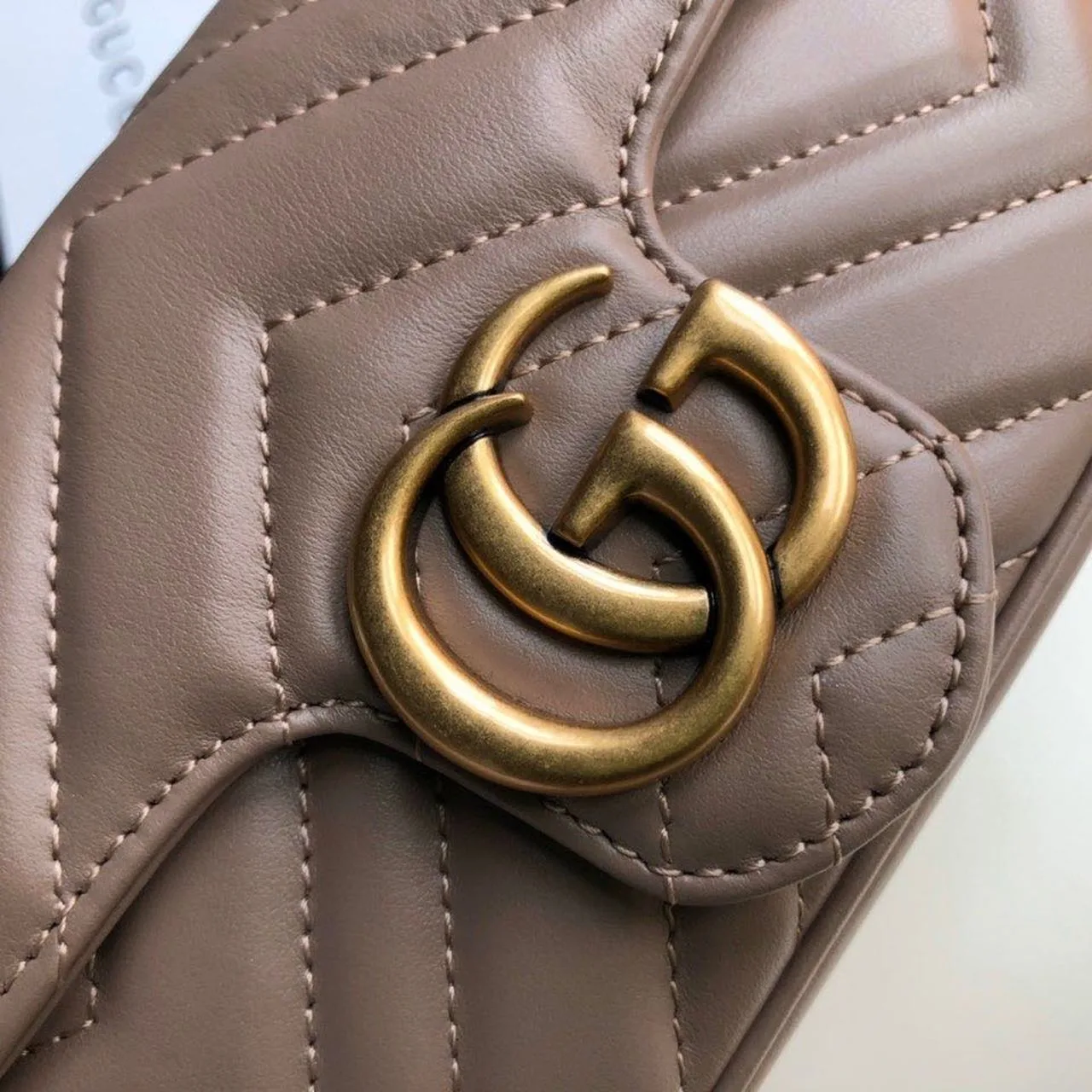 Gucci Marmont Matelassé Super Mini Bag Beige Matelassé Chevron / - Image 7