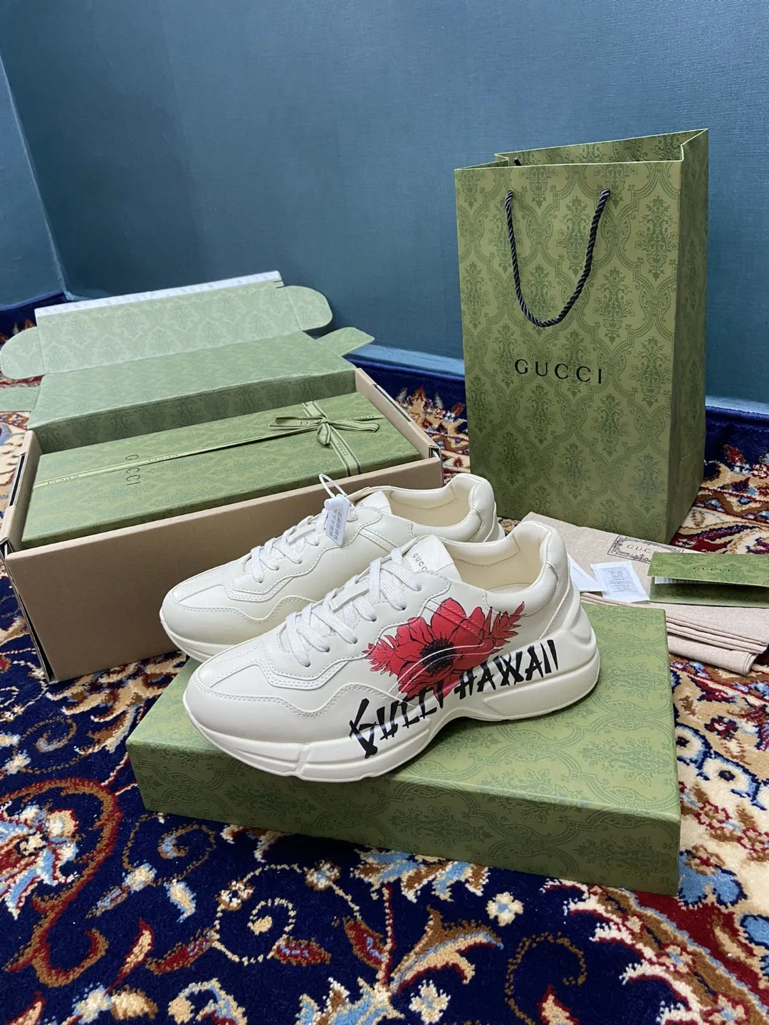 Gucci Rhyton Sneakers With Gucci Hawaii Poppy Print White Ivory - Image 6