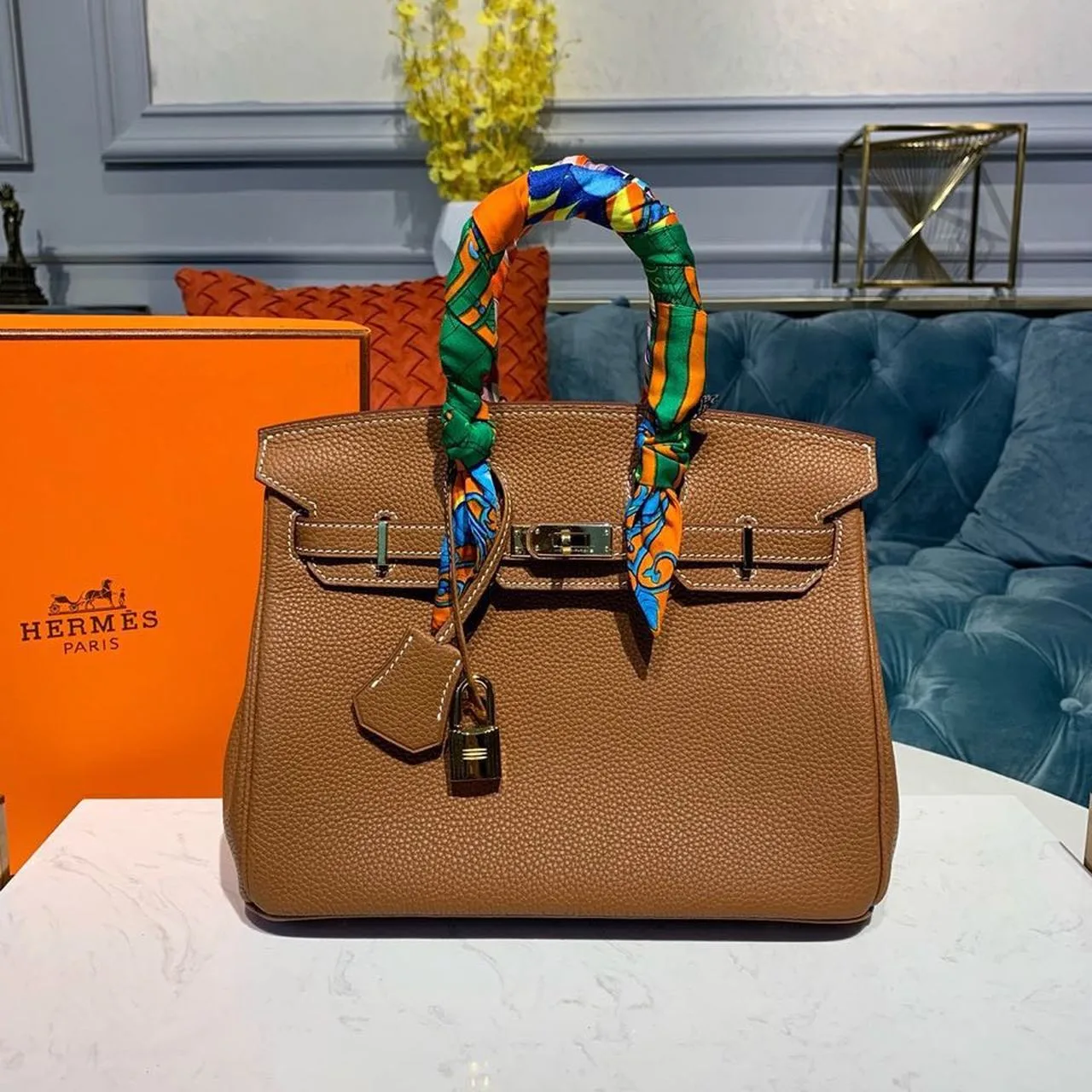 Alternative view of Hermes Birkin Top Handle Bag / White Semi Handstitched Gold Hardware