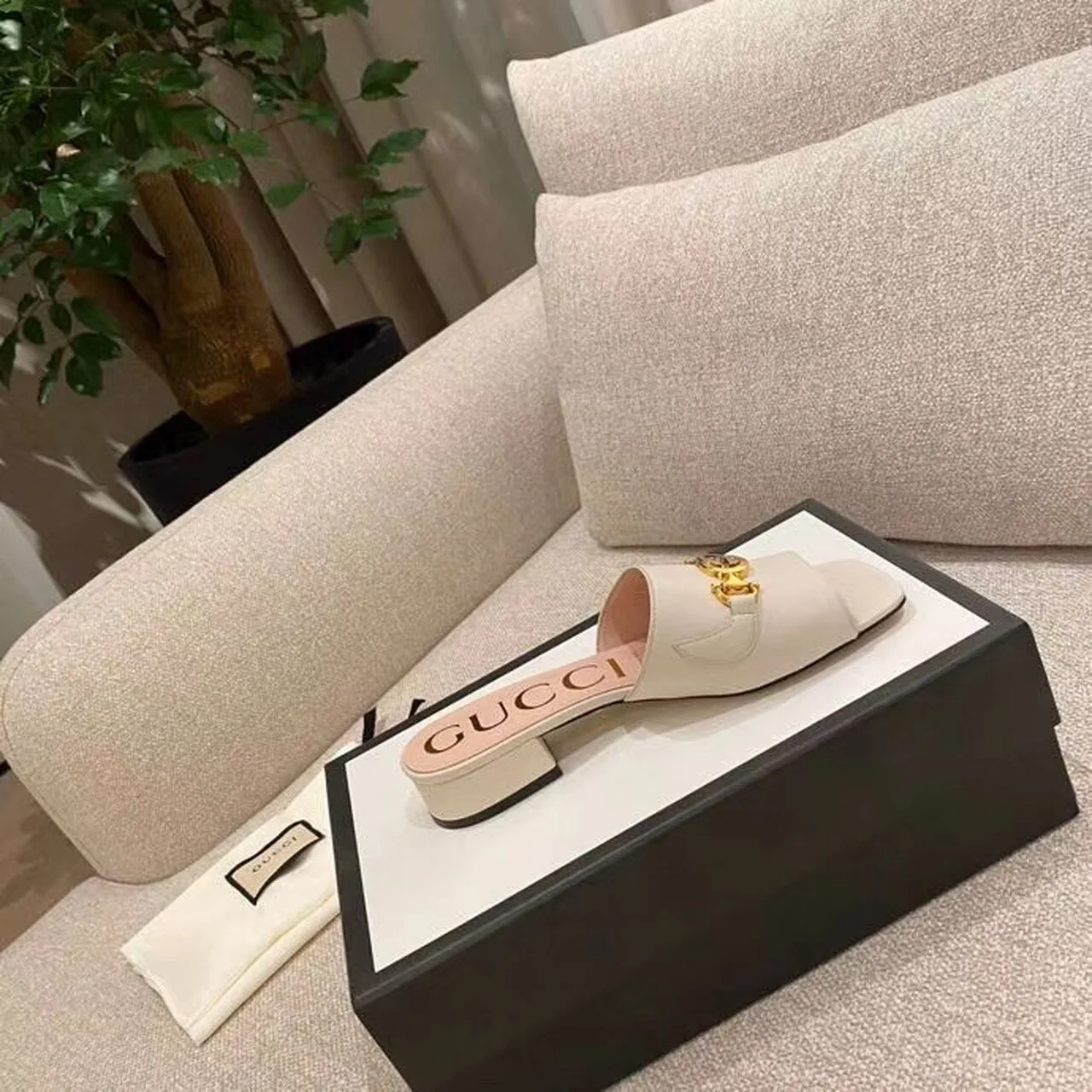 Gucci Gucci Zumi Slide Sandals Beige - Image 8