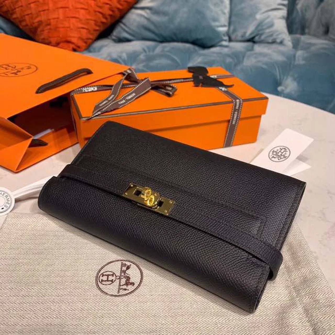 Hermes Kelly Wallet To Go Woc Black With Gold Toned Hardware Bag / - Image 4