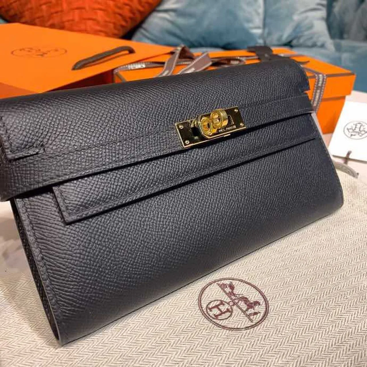 Hermes Kelly Wallet To Go Woc Black With Gold Toned Hardware Bag / - Image 5