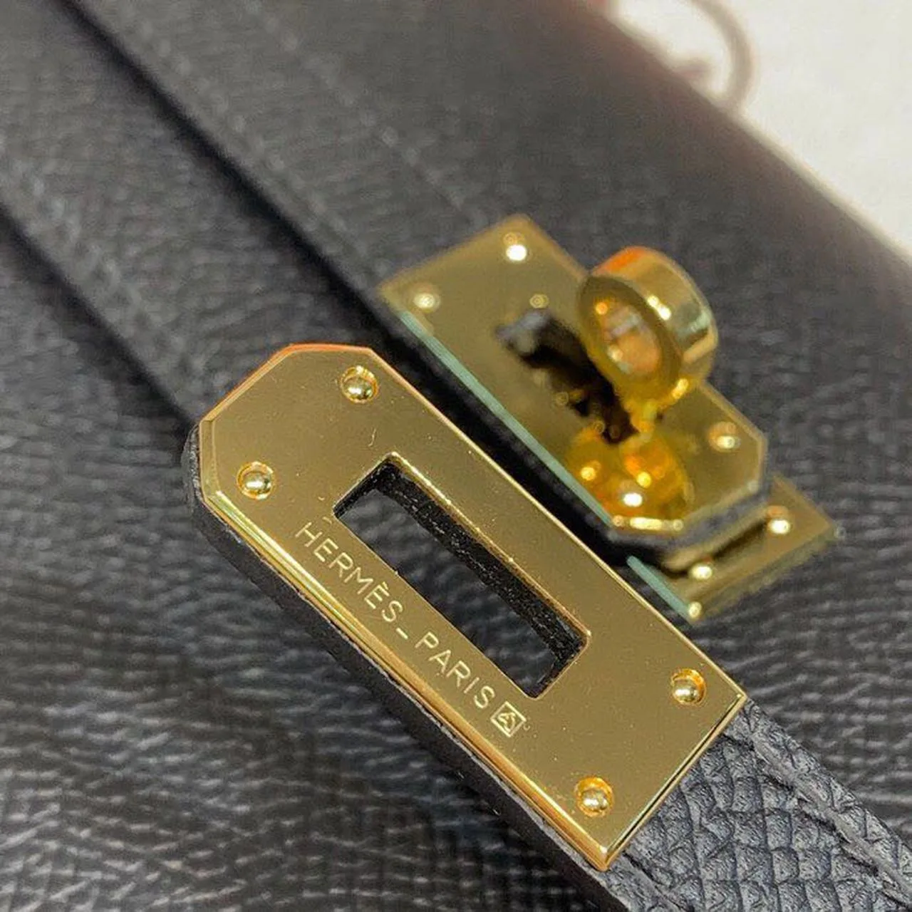 Hermes Kelly Wallet To Go Woc Black With Gold Toned Hardware Bag / - Image 15