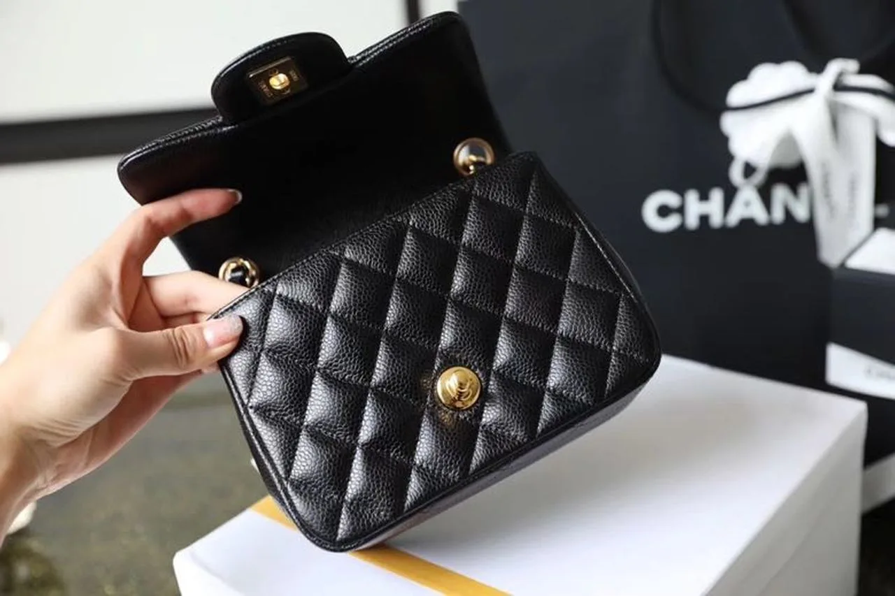 Chanel Classic Mini Flap Bag Gold Toned Hardware Black / - Image 4
