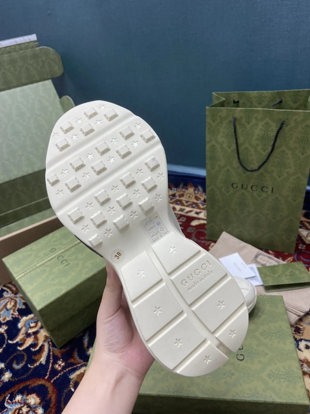 Disney x Gucci Rhyton Sneakers With Donald Duck White Ivory - Image 6