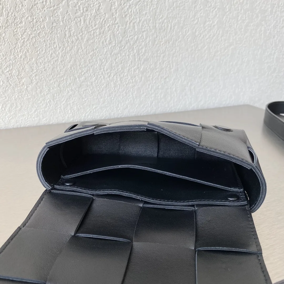 Bottega Veneta Belt Cassette Black - Image 3