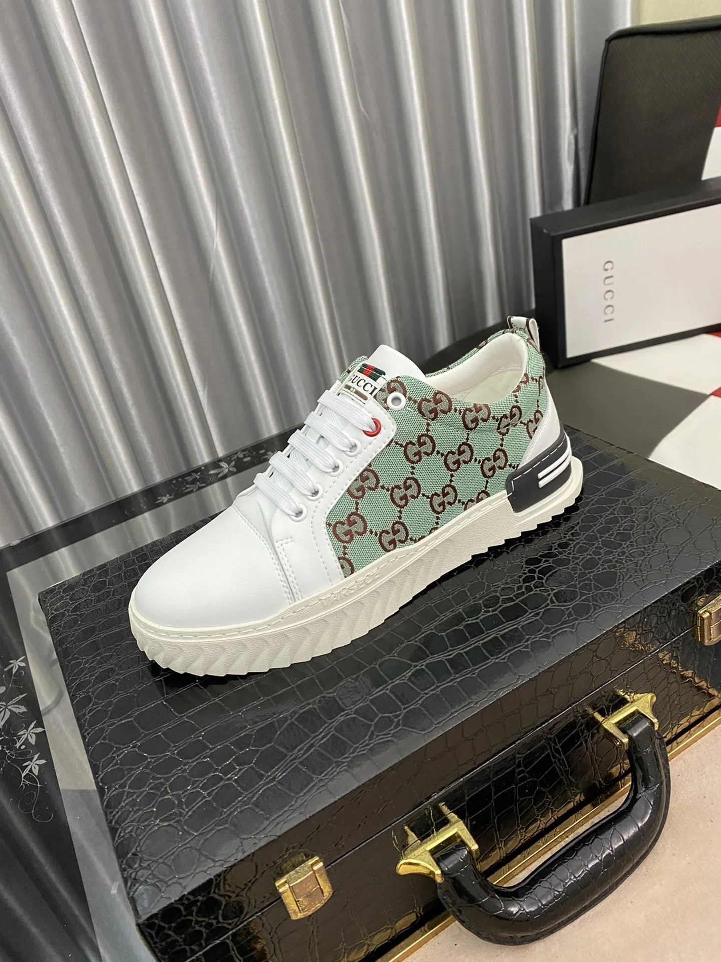 Gucci Men’s GG Ace Sneaker Green And White - Image 7