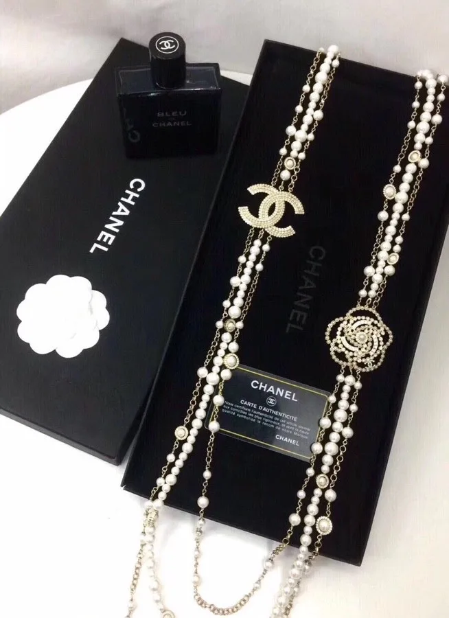 Chanel Multilayered Pearl And Camellia Long Necklace Gold Hardware - Image 4
