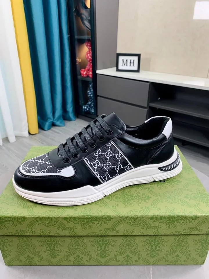 Gucci Men’s GG Embossed Sneaker Chucky With Stripes Black And White - Image 8