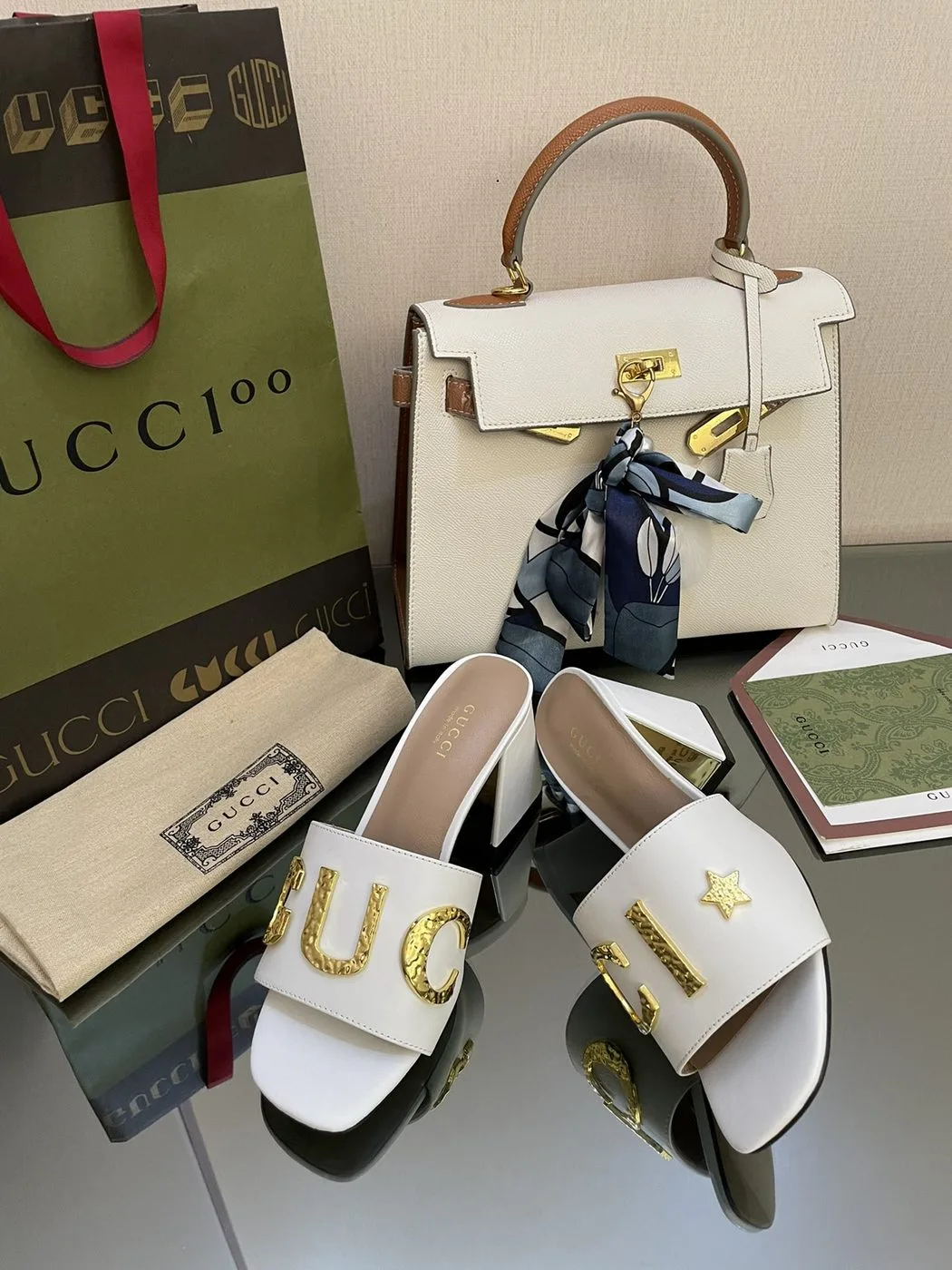 Gucci Women’s ‘Gucci’ Slide Sandal White