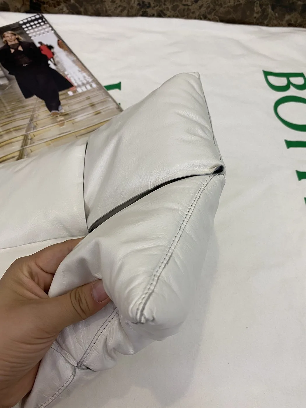 Bottega Veneta Clutch White - Image 3