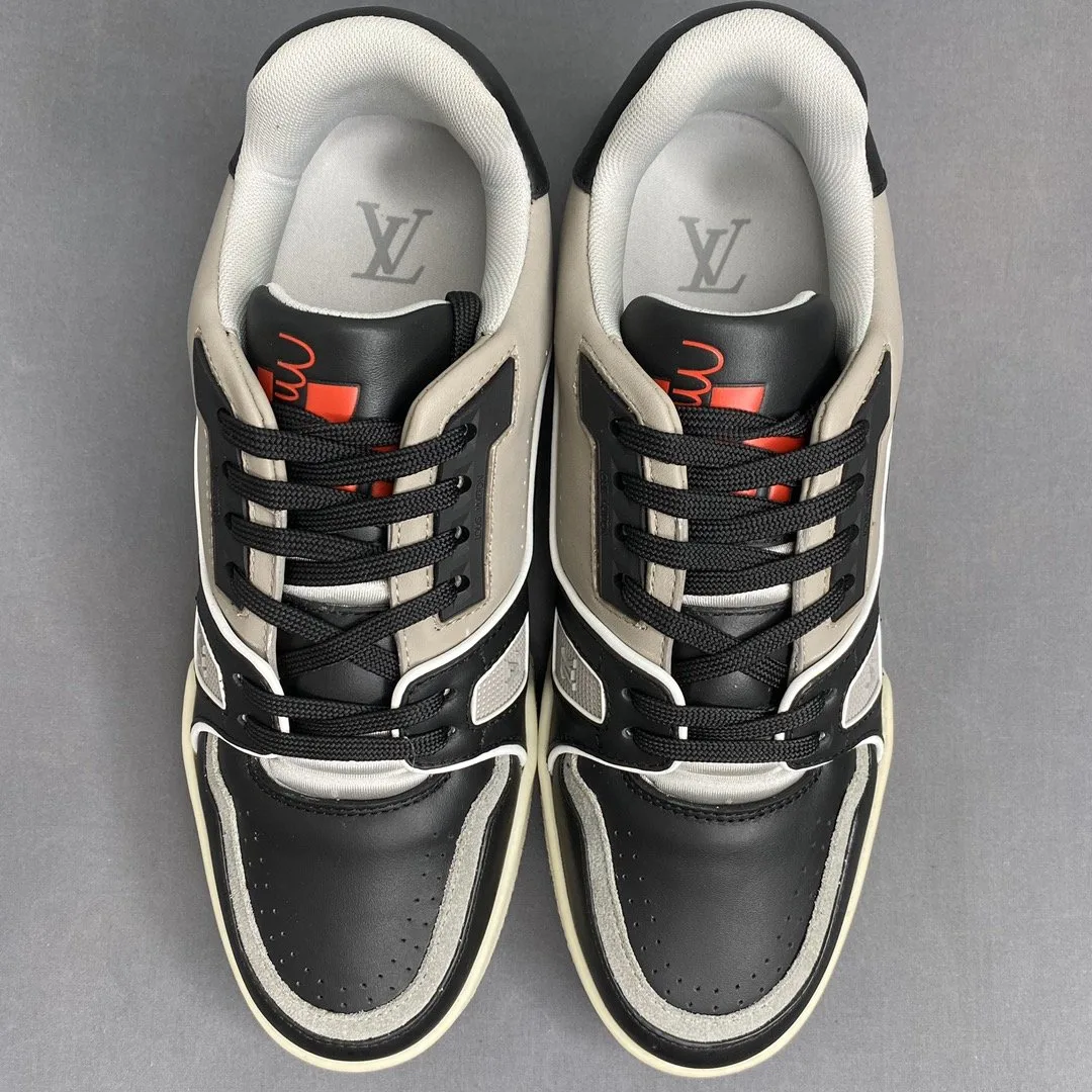 Louis Vuitton Trainer Sneaker Mix Of Materials Black - Image 2