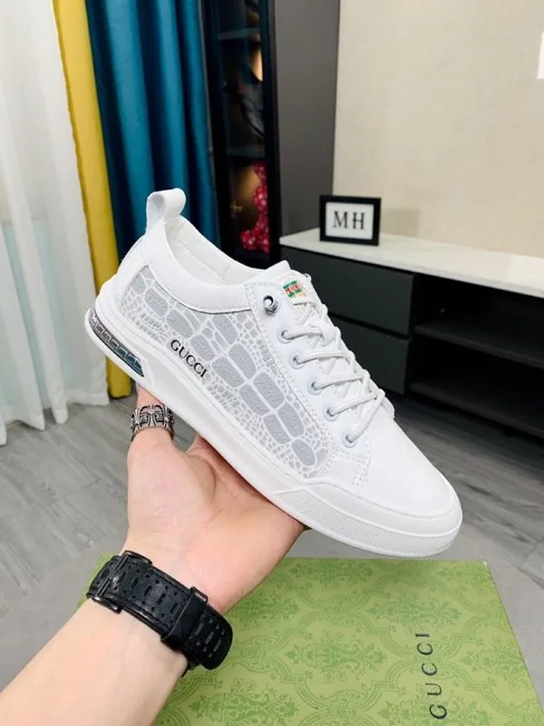 Gucci Mens Crocodile Embossing Sneakers White - Image 8