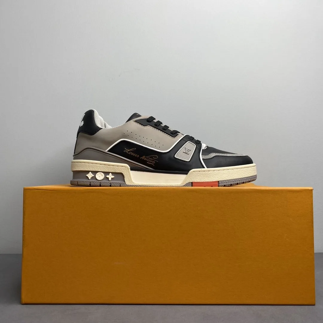 Louis Vuitton Trainer Sneaker Mix Of Materials Black - Image 8