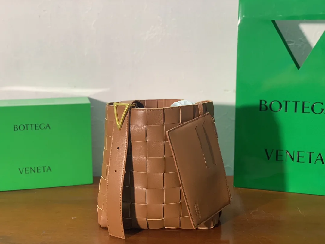 Bottega Veneta Shoulder Bag Nappa Brown - Image 3