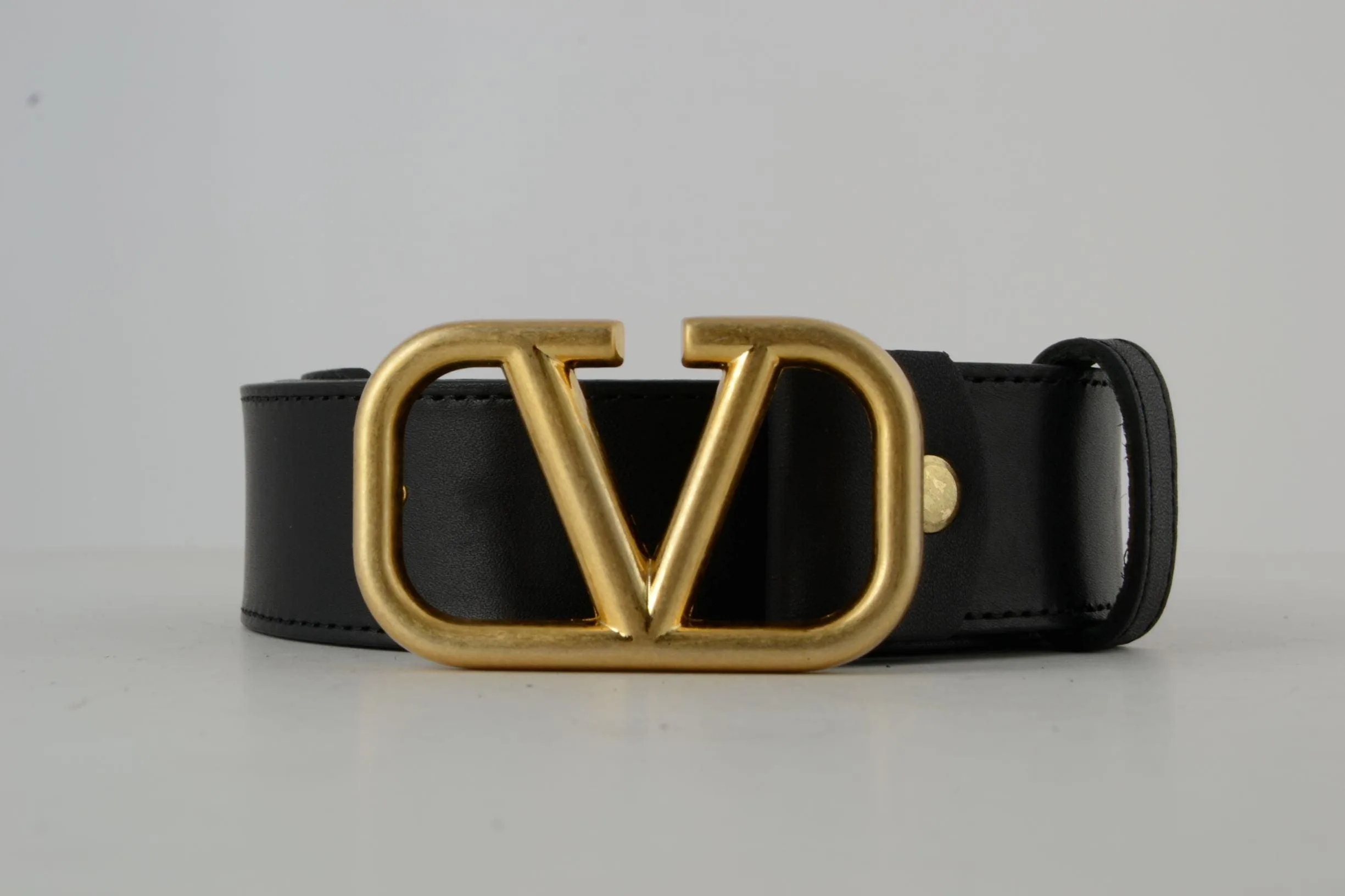 UrbanValore Black V Gold