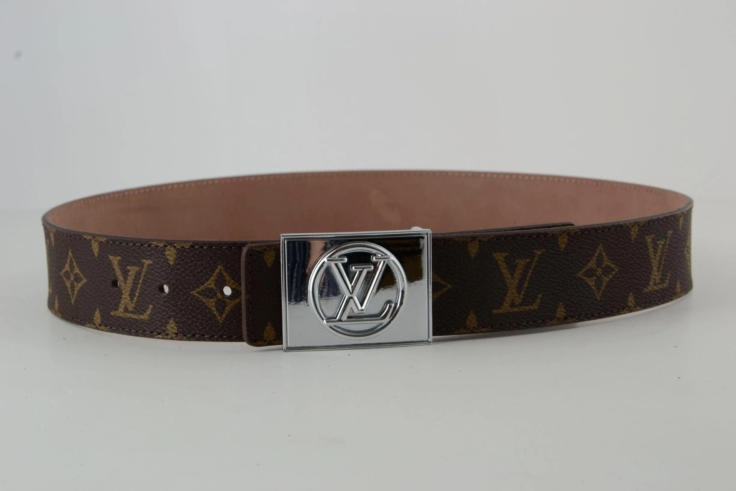 UrbanValore Brown Monogram New