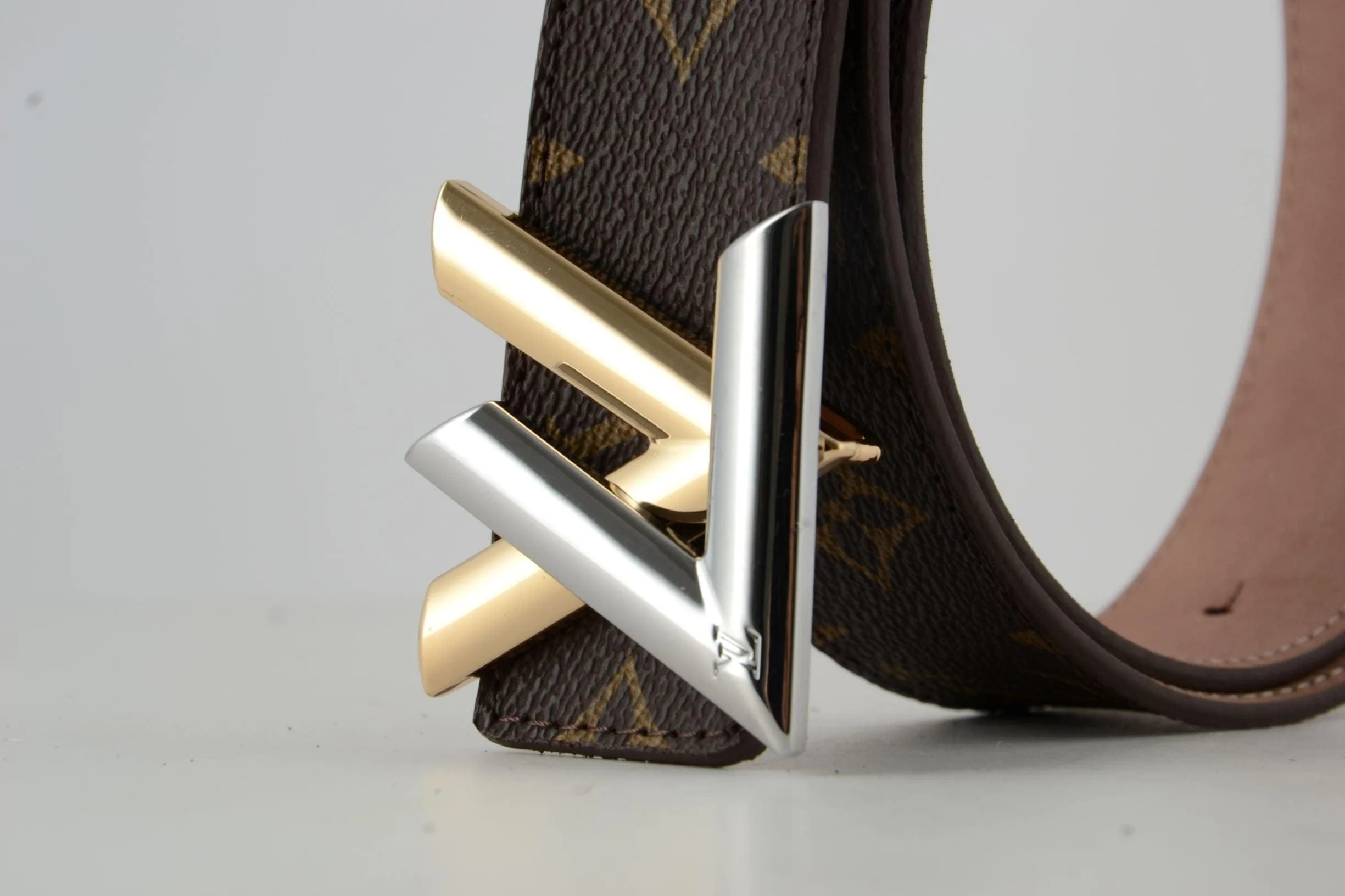 UrbanValore Brown Monogram New