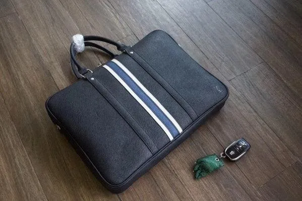 Amazing Porte-Documents Voyage PM Taiga Leather - Image 3